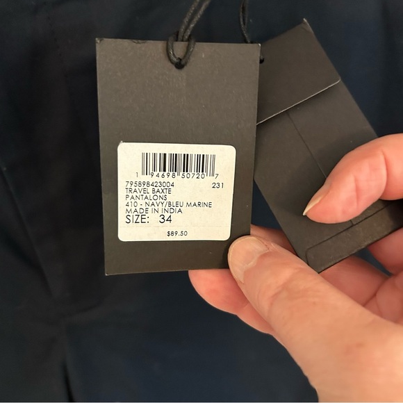 Club Monaco Baxter Fit Men’s Navy Shorts. Size 34. - Picture 6 of 12